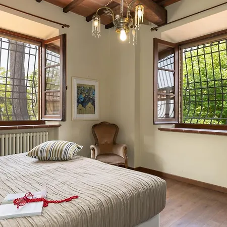 La Monarca 16, Emma *