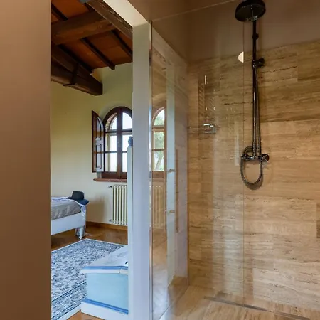 La Monarca 16, Emma Villa Torrita di Siena