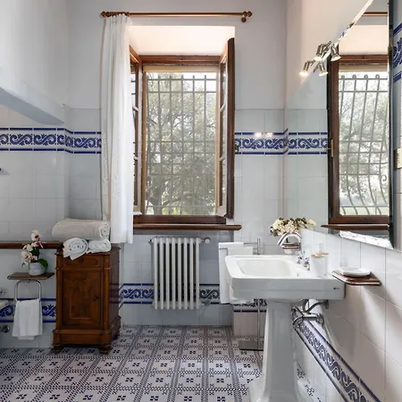 La Monarca 16, Emma Villa *