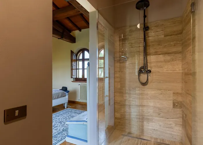 La Monarca 16, Emma Villa Torrita di Siena