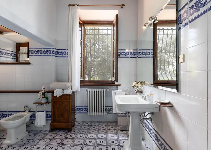 La Monarca 16, Emma Villa *