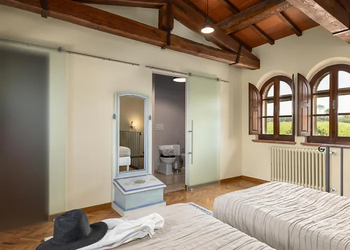 La Monarca 16, Emma Villa *