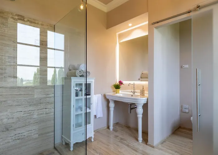 Villa La Monarca 16, Emma *