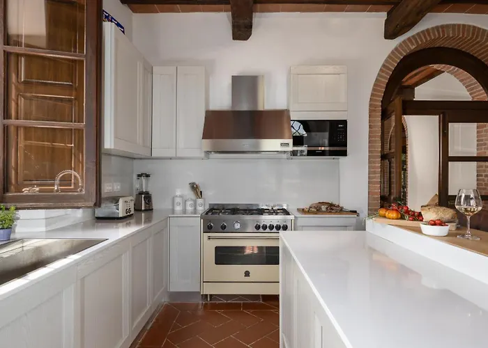 La Monarca 16, Emma *