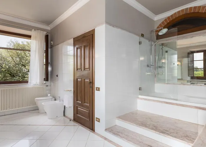 Villa La Monarca 16, Emma