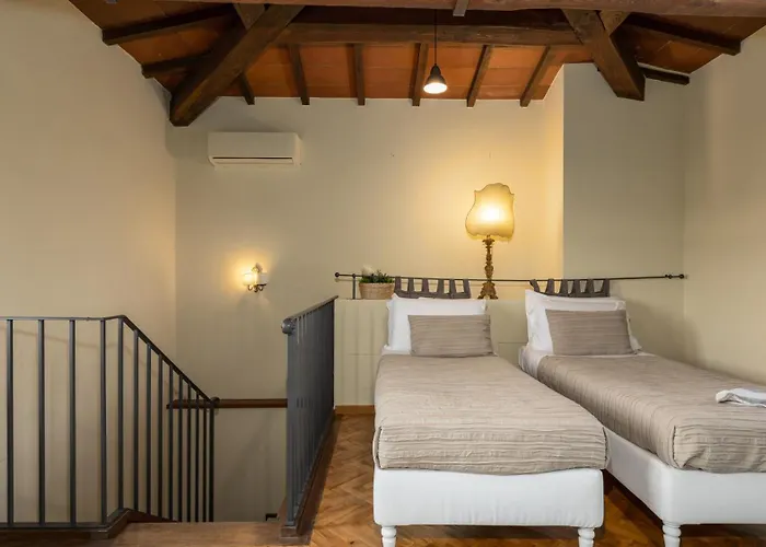 Villa La Monarca 16, Emma *