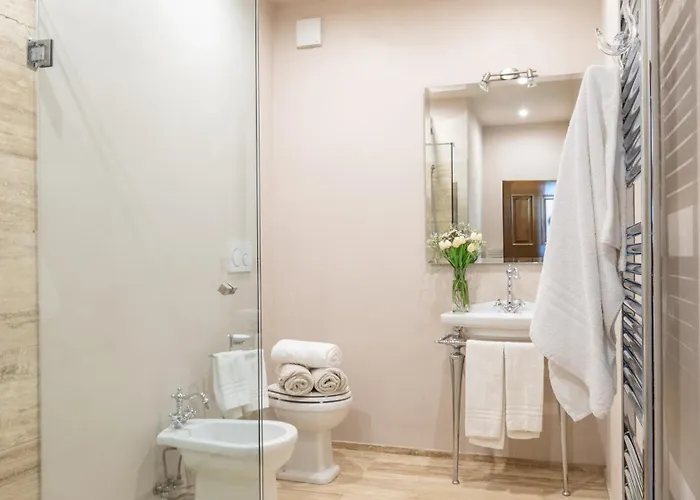 La Monarca 16, Emma Villa Torrita di Siena